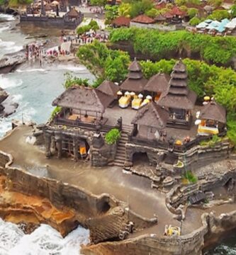Khám Phá Du Lịch Bali - Đền Tanah Lot